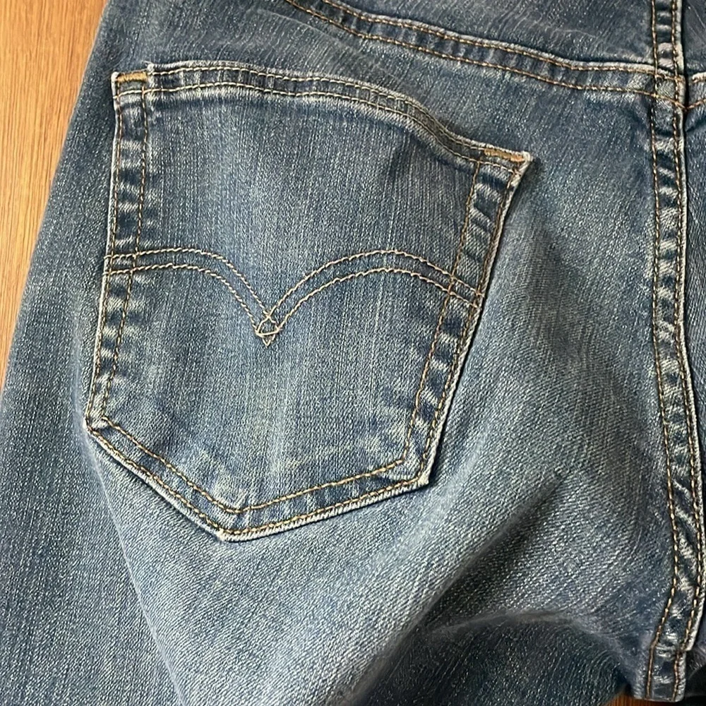 size 30x30 Levi’s Strauss bootcut medium wash jeans